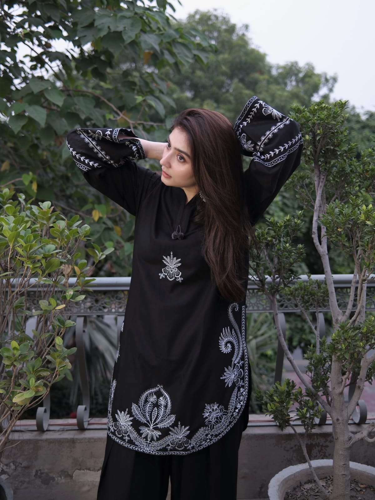 KUNAAR EMBROIDERY 2PC (FARSHI)